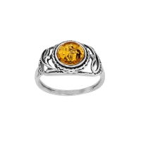 Bague ambre cognac, petit rond ajouré, motifs anciens, argent 925/1000 vieilli
