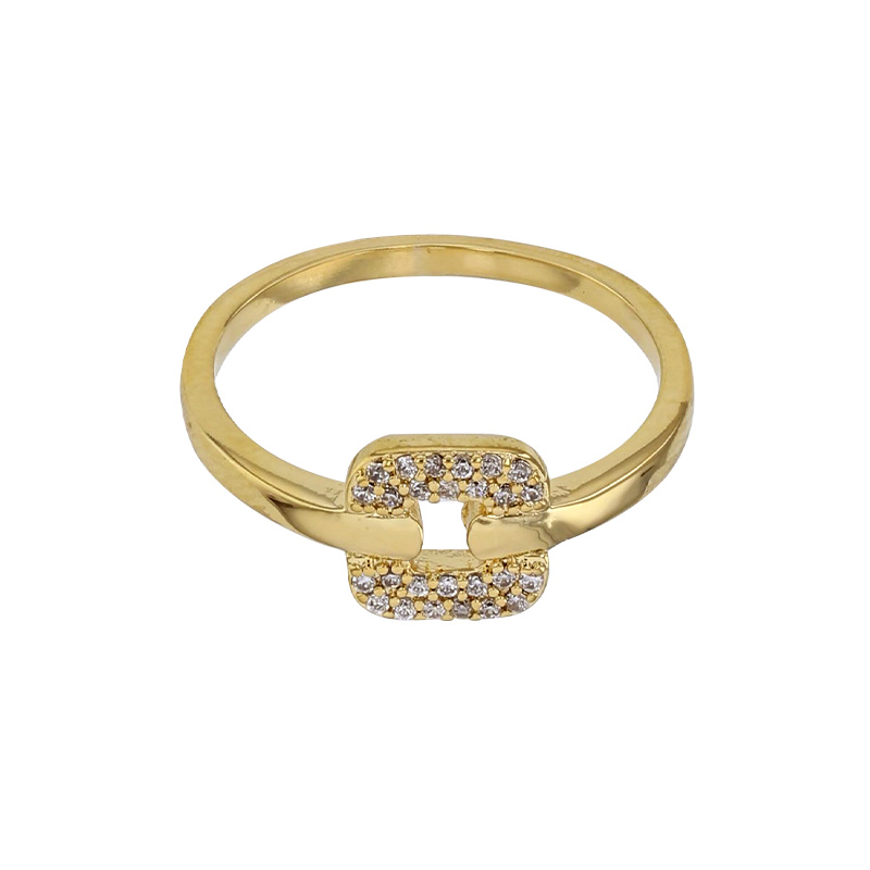 Bague carré ajouré, orné d’oxydes et plaqué or