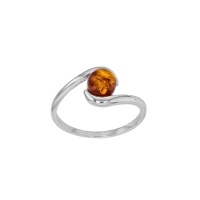 Bague croisée ornée d'une ambre cognac, argent 925/1000 rhodié