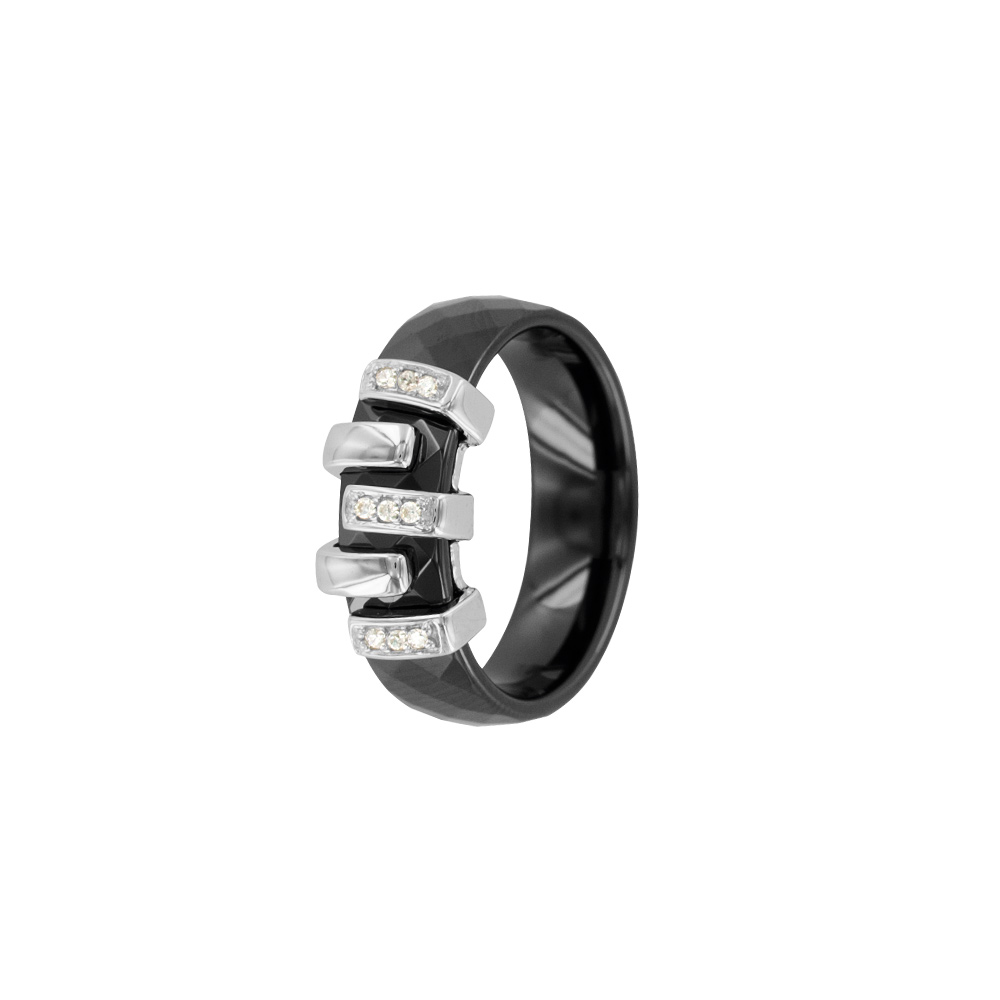 Bague en céramique noire avec pavés en argent rhodié 925/1000 et oxydes de zirconium