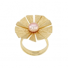 Bague fleur aspect ciselé ornée d'une perle de culture d'eau douce, argent 925/1000 rhodié