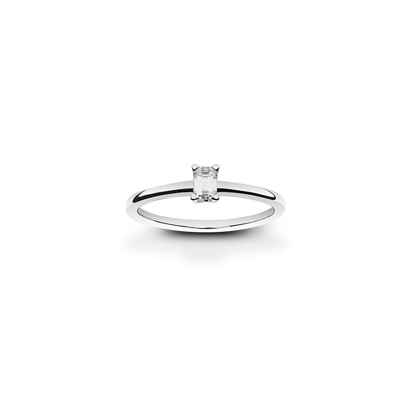 Bague ornée d'un diamant synthétique taille émeraude 0,25ct GVS, Or blanc 750/1000