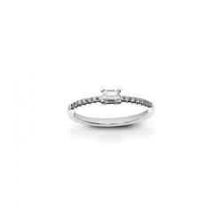 Bague ornée de diamants synthétiques taille émeraude 0,35ct GVS, Or blanc 750/1000