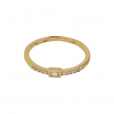 Bague oxyde taille rectangle serti clos et épaules empiérrées, plaqué or