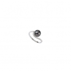 Bague perle de Tahiti ronde de culture, monture argent rhodié ornée d'oxydes de zirconium