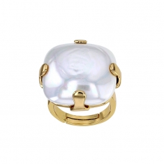 Bague réglable carré sertie 4 griffes perle de Majorque blanc nacré, laiton doré