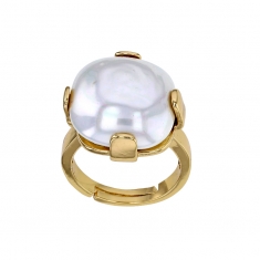 Bague réglable carré sertie 4 griffes perle de Majorque blanc nacré, laiton doré