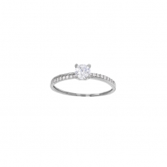 Bague solitaire serti 4 griffes 5mm épaulé d'oxydes de zirconium Or blanc 750/1000