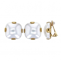 Boucles d'oreilles clips carrées serties 4 griffes perle de Majorque blanc nacré, laiton doré