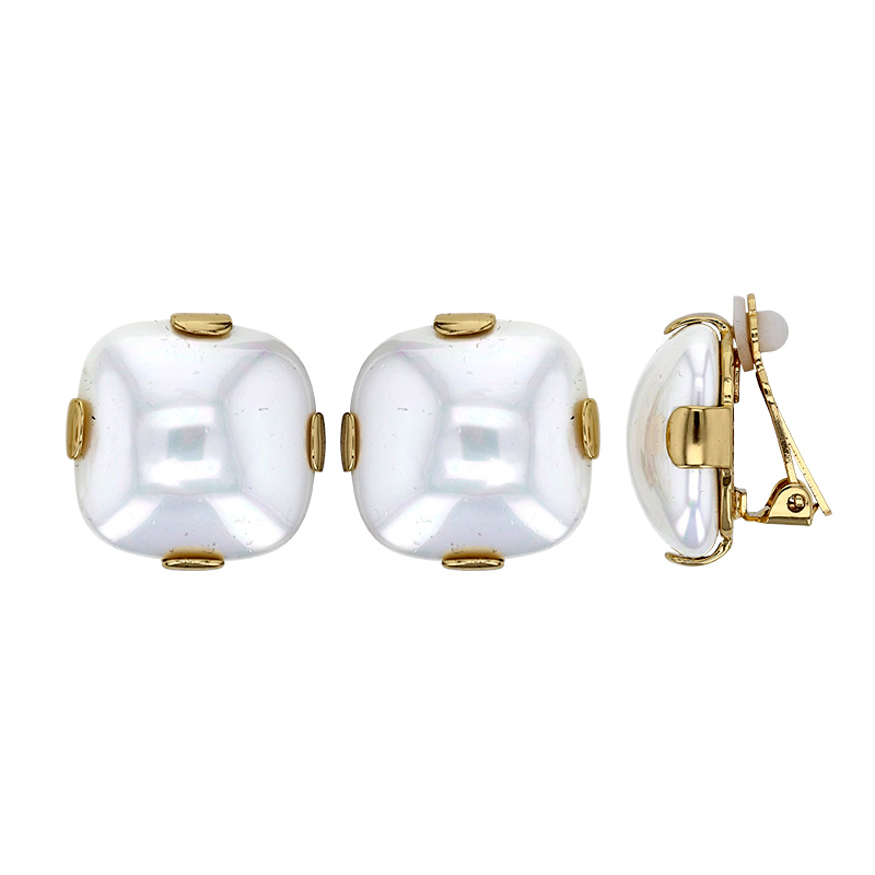 Boucles d'oreilles clips carrées serties 4 griffes perle de Majorque blanc nacré, laiton doré
