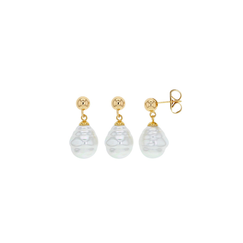 Boucles d'oreilles perle de Majorque baroque blanche, laiton doré