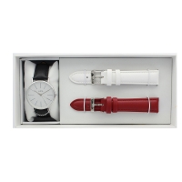 Coffret 1 montre boîtier métal argent et bracelets noir, blanc et bordeaux