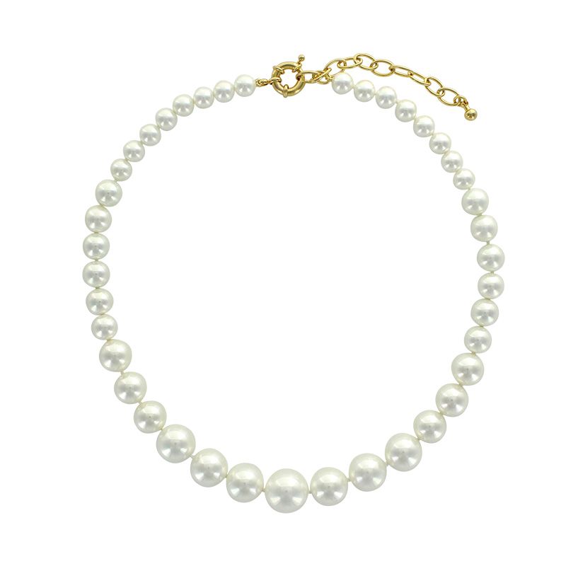 Collier avec fermoir anneau marin en laiton doré et perles de Majorque blanches