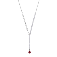 Collier lasso serti d'oxydes et d'un rond en émail bordeaux, argent 925/1000 platiné