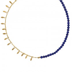 Collier moitié pampilles feuilles en acier doré et boules en sodalite