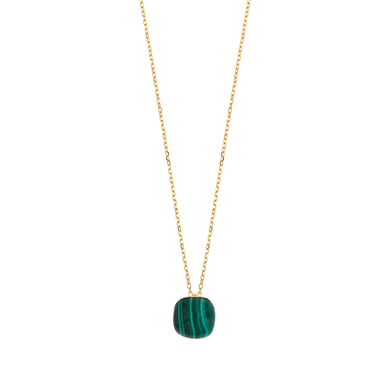 Collier orné d'une Malachite bombée, chaîne fine Or 750/1000