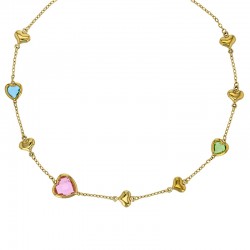 Collier orné de coeurs bombés et de verre facetté multicolore, acier doré