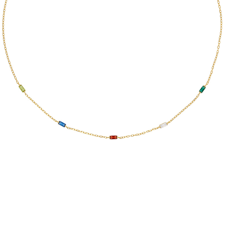 Collier orné d’oxydes de zirconium de forme rectangulaire, en or 375/1000