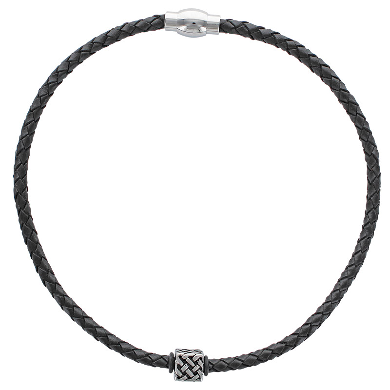 Collier tressé noir en cuir de bovin orné d'un cube en acier
