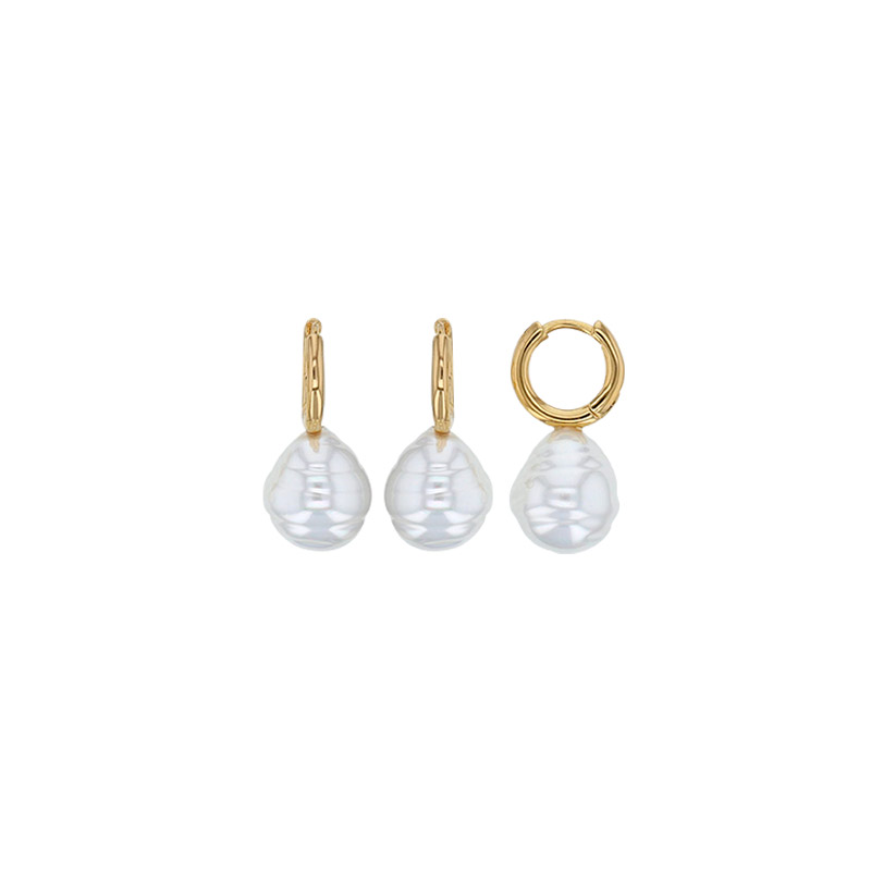 Créoles perles de Majorque baroques blanches, laiton doré