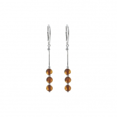 Boucles d'oreilles pendantes formé de trois boules d'ambre sur une monture en argent 925/1000