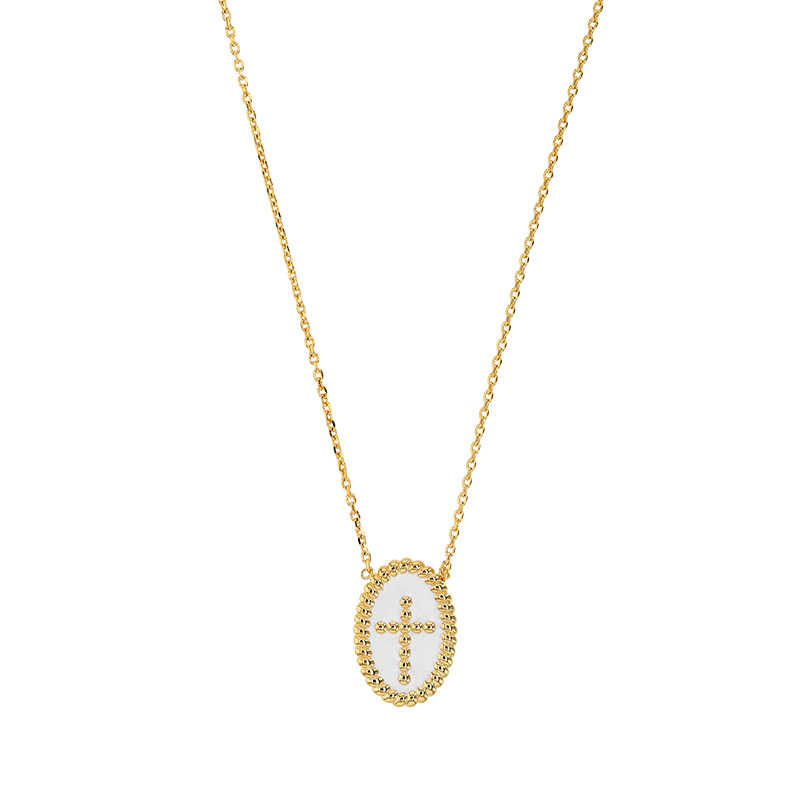 Collier en plaqué or avec pendant ovale perlé croix émail blanc