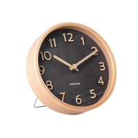 Horloge de table ronde en bois clair, cadran noir aiguilles bois