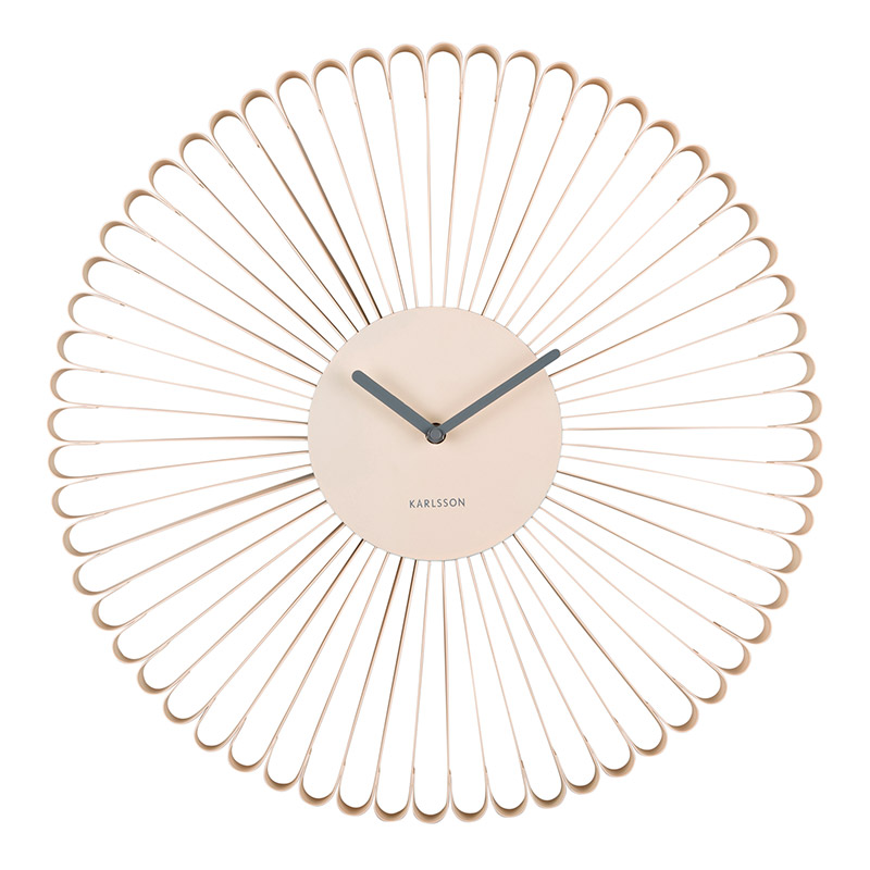 Horloge murale ajourée et arrondie en fer rouge ocre