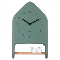Horloge murale forme maison beige avec 2 oiseaux sur un perchoir en bois