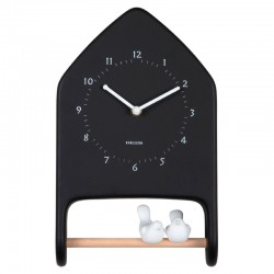 Horloge murale forme maison beige avec 2 oiseaux sur un perchoir en bois