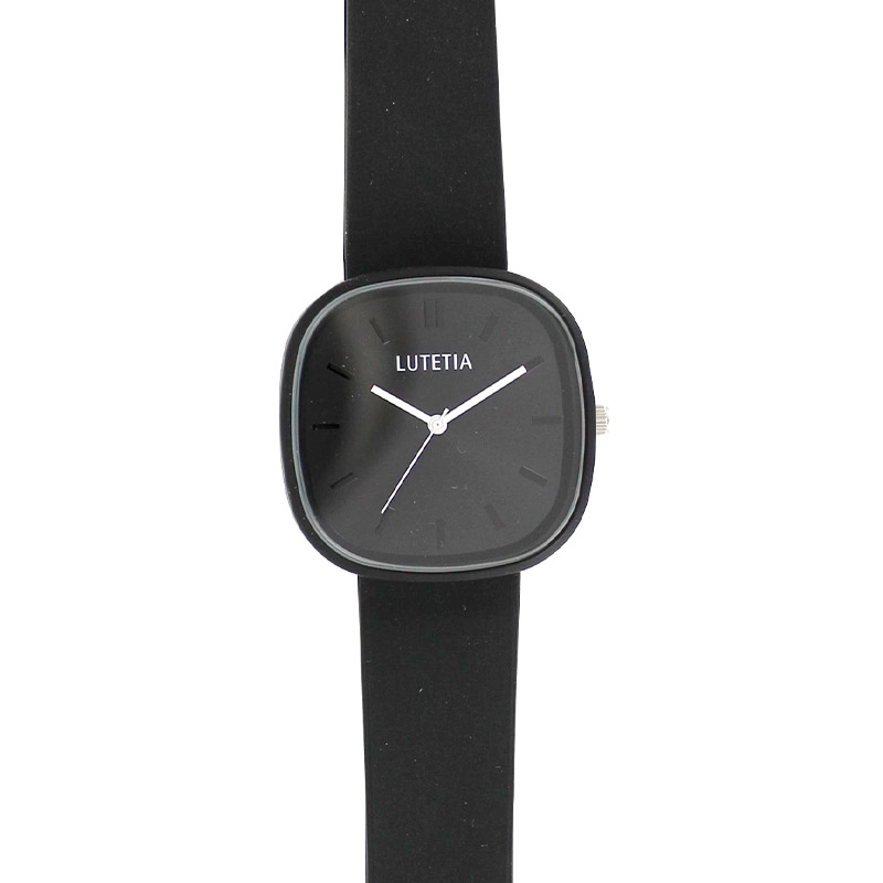 Montre Lutetia boîtier carré métal noir, cadran et bracelet plastique noir