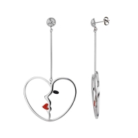 Pendants coeur en acier ajouré avec visage femme en émail