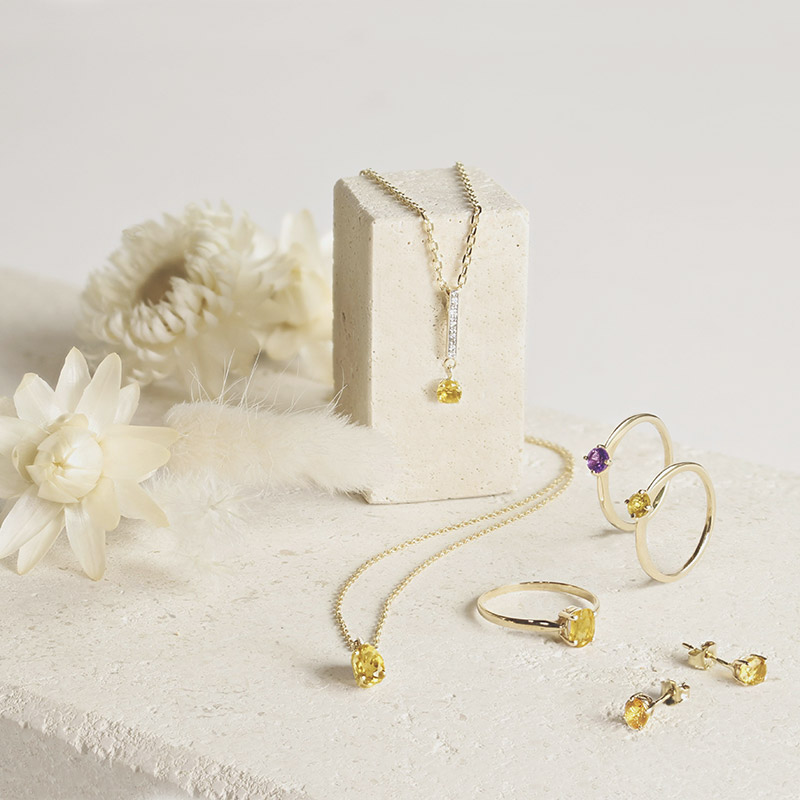 Boucles d'oreilles puces Citrine ovale 5x4mm sertie 4 griffes, Or 750/1000