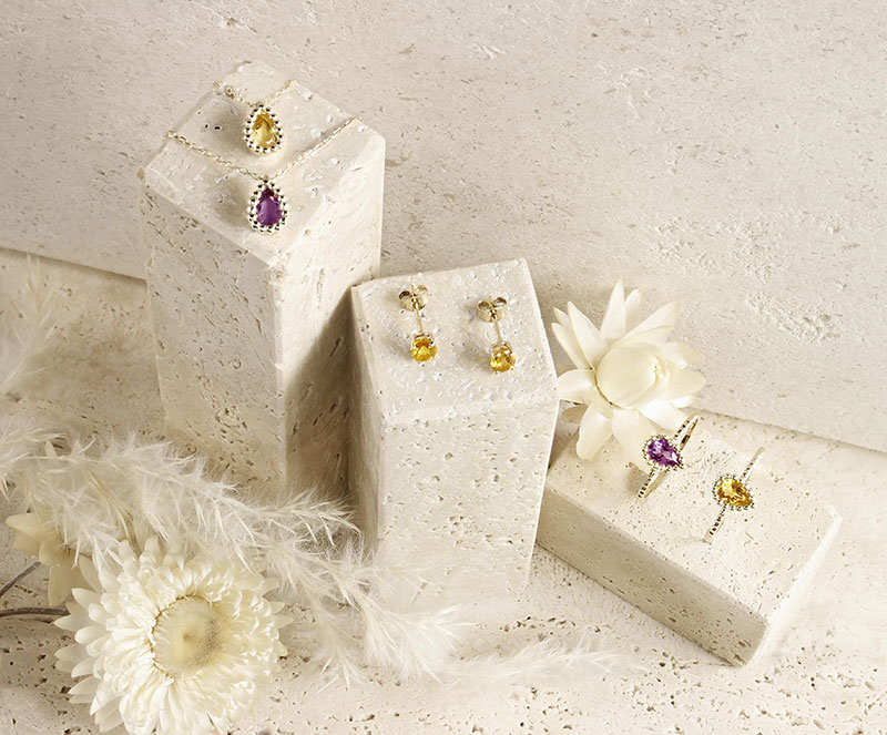 Boucles d'oreilles puces serti 4 griffes, Saphir de Ceylan, Or blanc 750/1000
