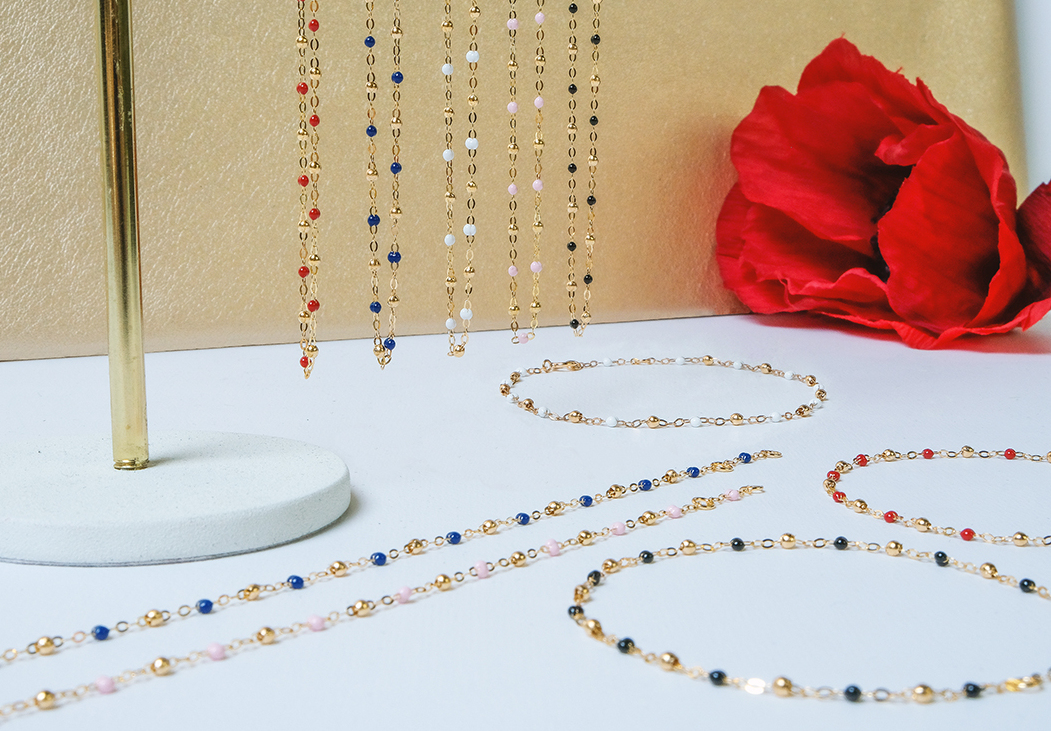 Collier maille forçat Or 750/1000 avec perles résine rose pâle