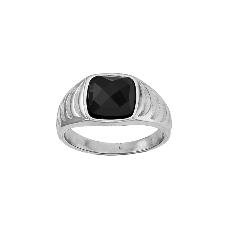 Chevalière ornée de pierres facettées en agate noire motif strié, acier