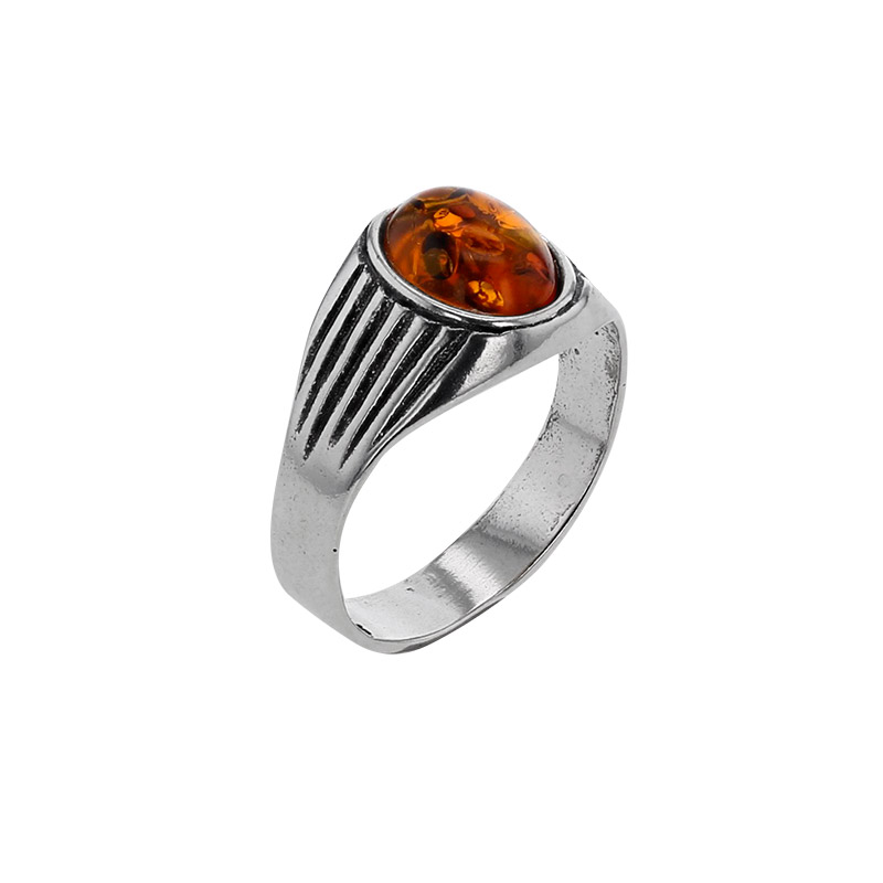 Chevalière homme corps strié, ambre cognac ovale, argent 925/1000 vieilli