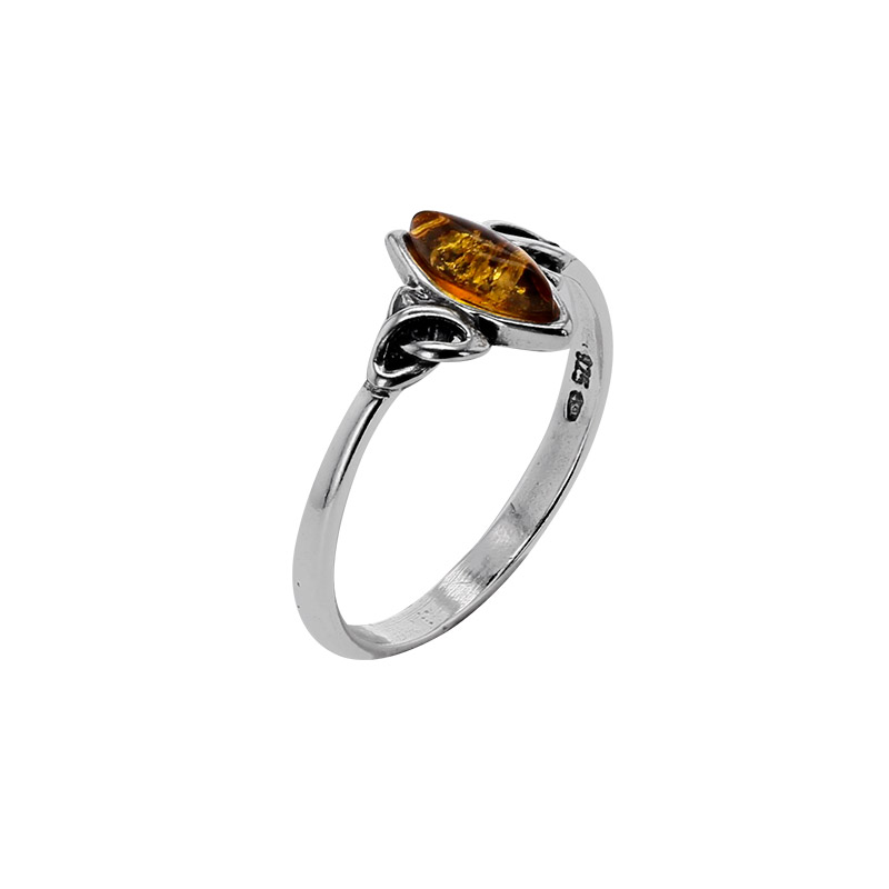 Bague torsadée ambre cognac forme amande et argent 925/1000 vieilli