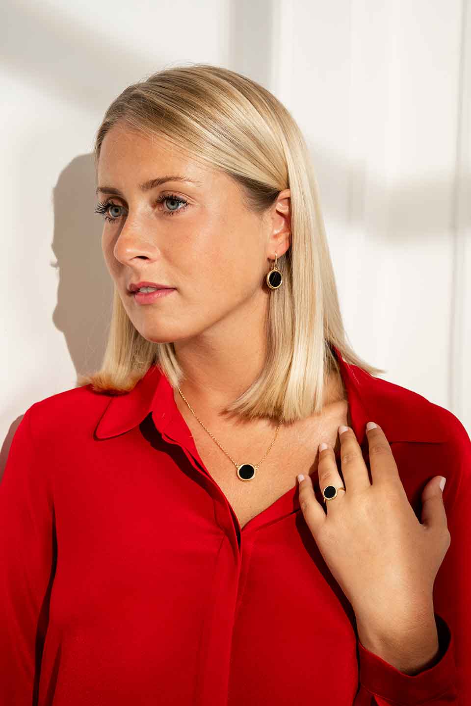 Bague en argent 925/1000 doré avec agate noire ronde