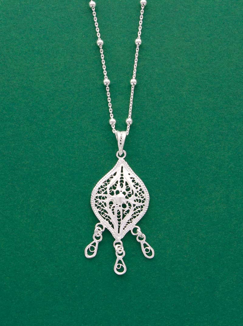 Collier en argent 925/1000 - chaîne boule pendant arabesque en filigrane