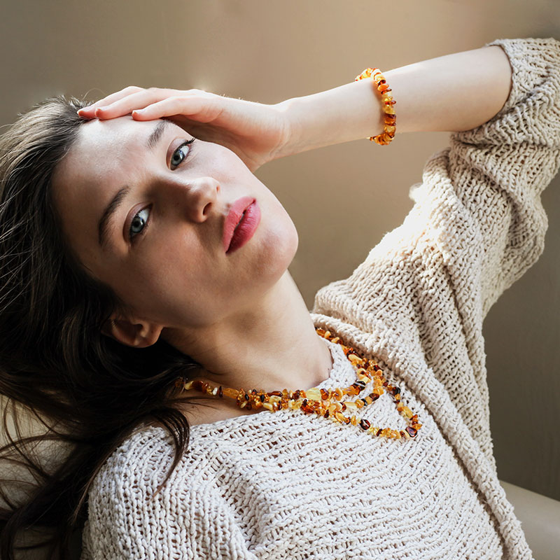 Collier Ambre multi-couleurs 3 rangs, fermoir à vis