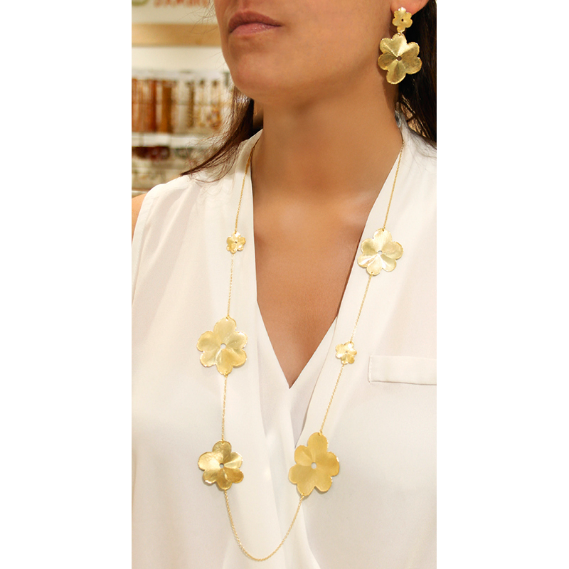 Sautoir orné de 6 fleurs brossées, argent 925/1000 doré