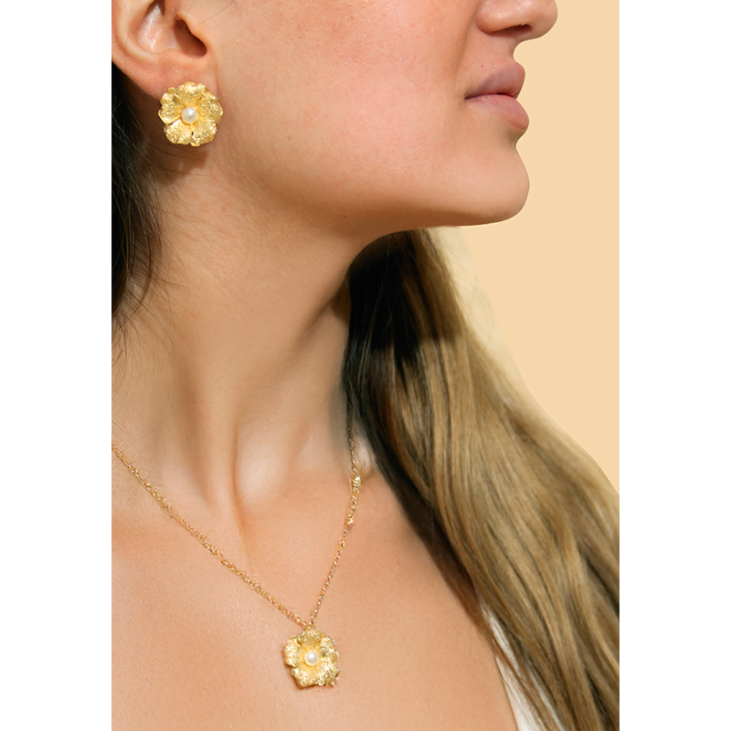 Collier fleur avec perle de culture d'eau douce, argent 925/1000 doré