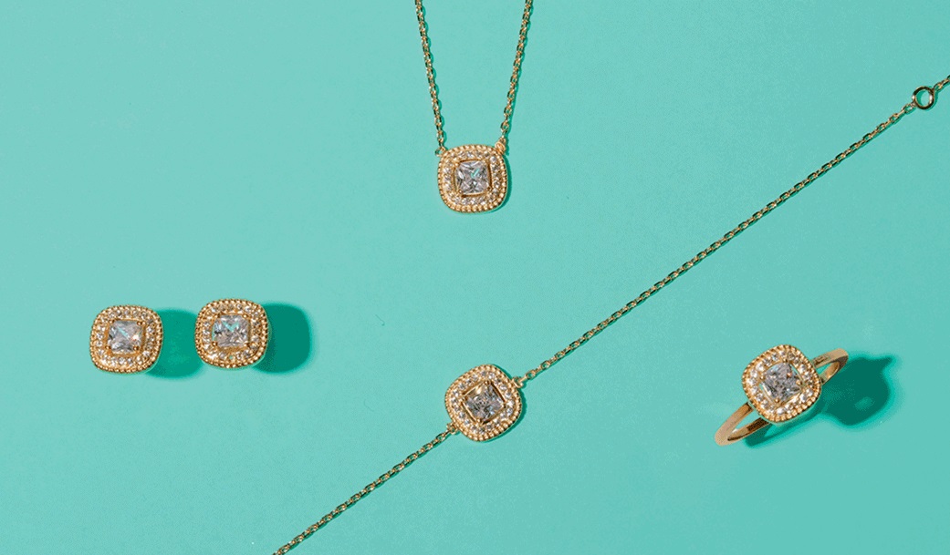 Collier oxyde taille carré, entourages perlés et oxydes sertis, plaqué or