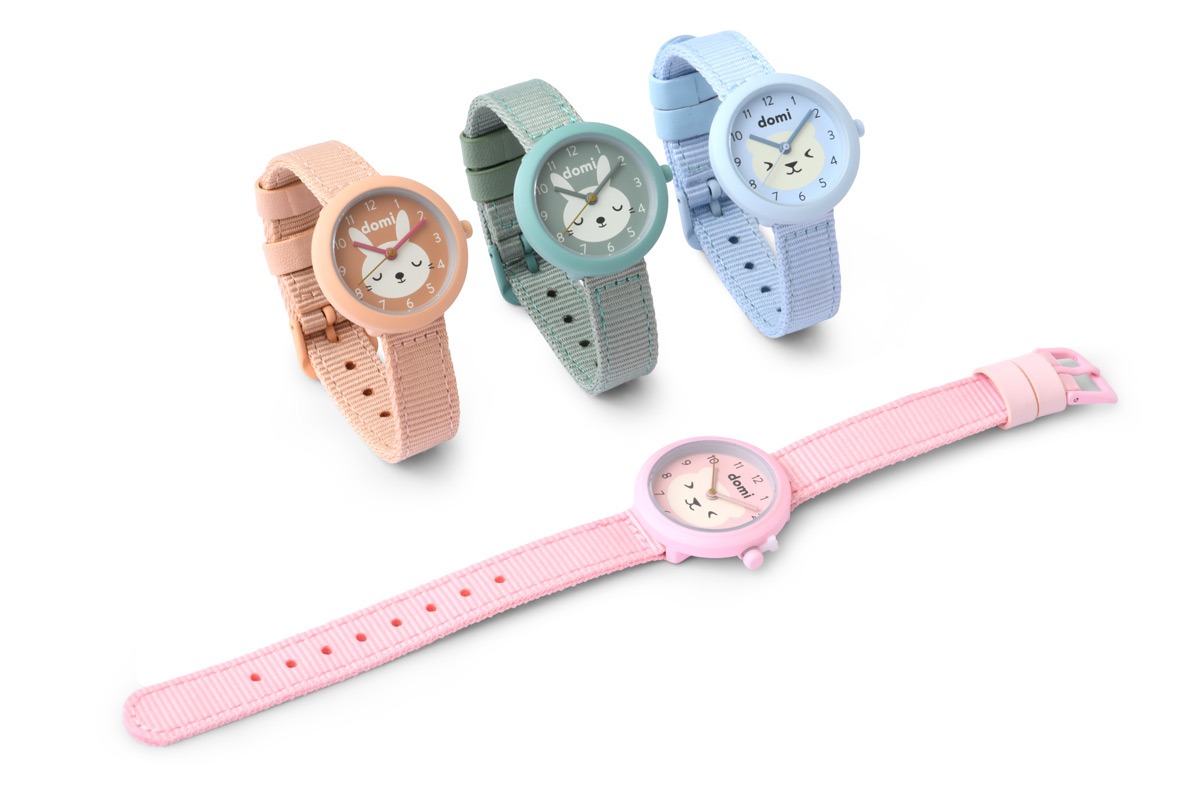 Montre pour enfant motif lapin, boîtier métal et bracelet synthétique vert, mvt 2035