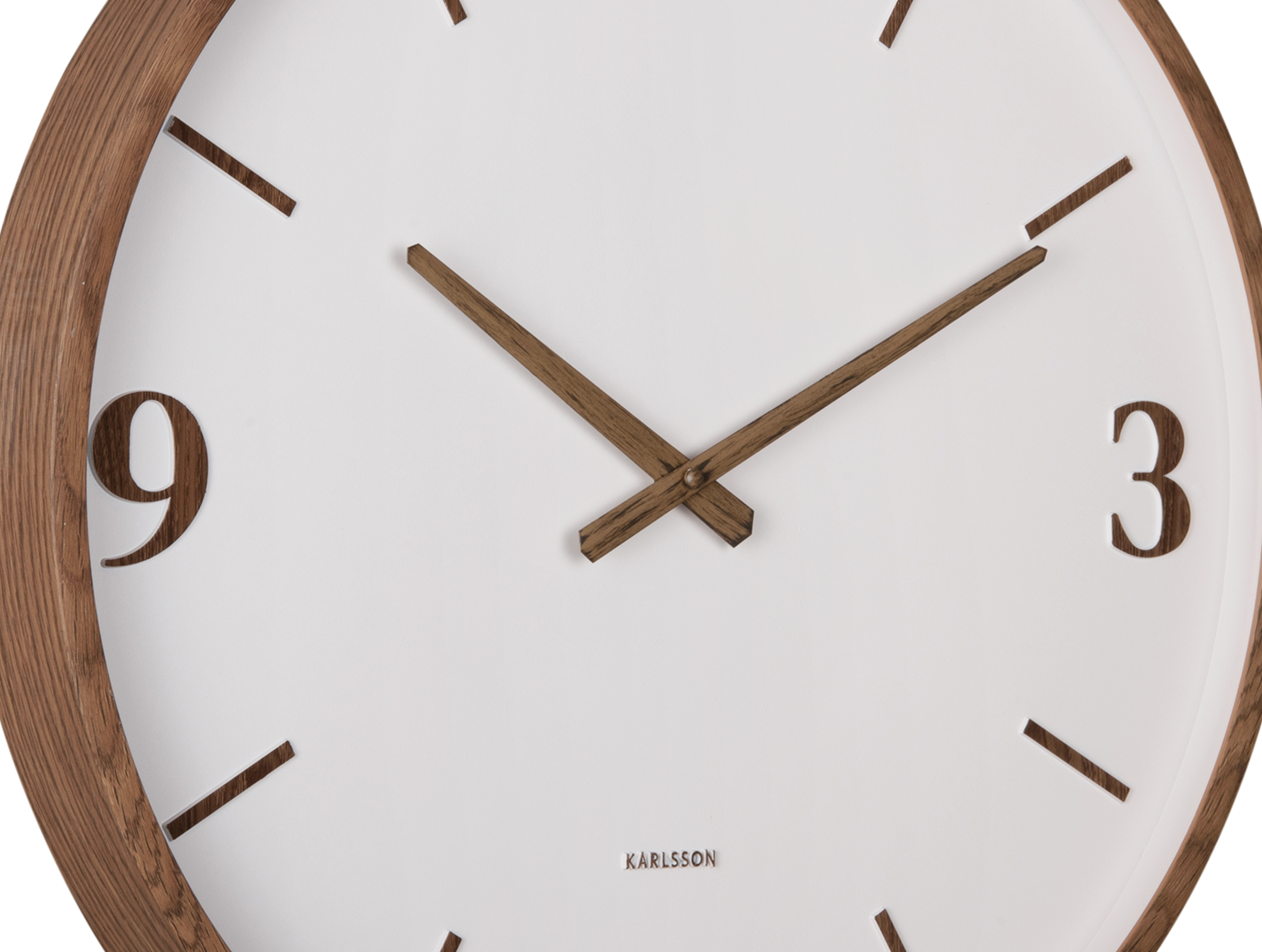 Horloge murale couleur bois et cadran vert pâle