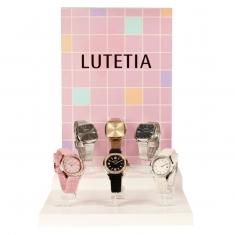Présentoir montres blanc (MDF peint), fond plexi avec visuel LUTETIA, et fentes pour plots