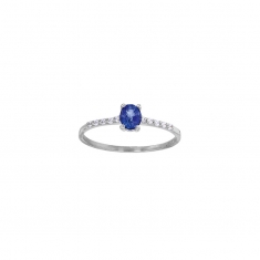 Solitaire Saphir taille ovale 5 x 4mm et 10 diamants 0,06ct GVS, Or blanc 750/1000